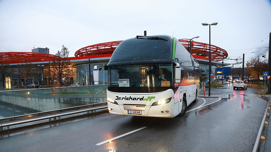 20241126fmt_demowien_ta_003.JPG