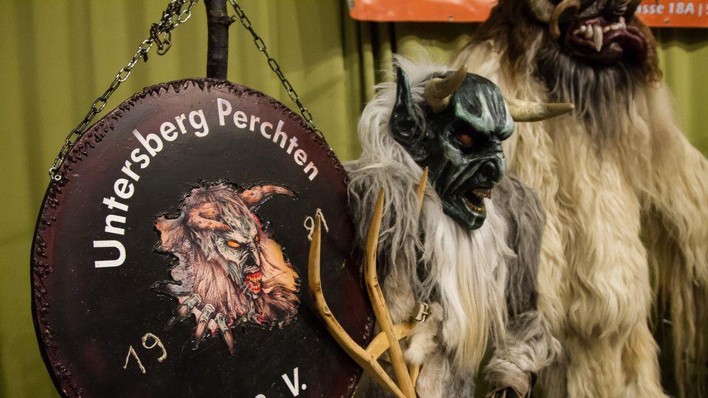 Maskenausstellung der Maxglaner Teufel
