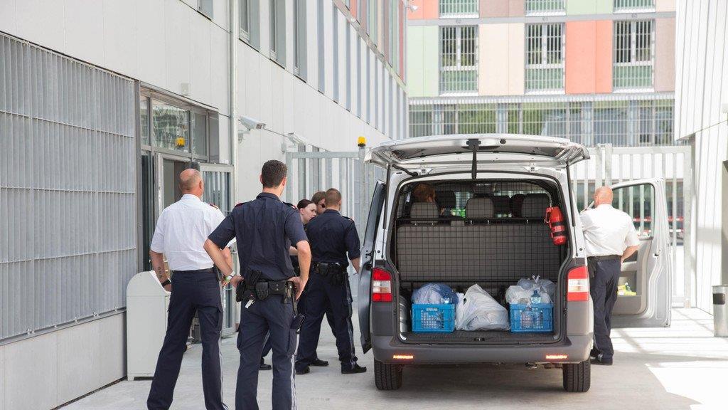 167 Häftlinge siedelten in neues Gefängnis Puch-Urstein um