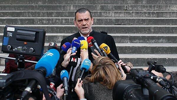 Abdeslams Anwalt spricht zur Presse