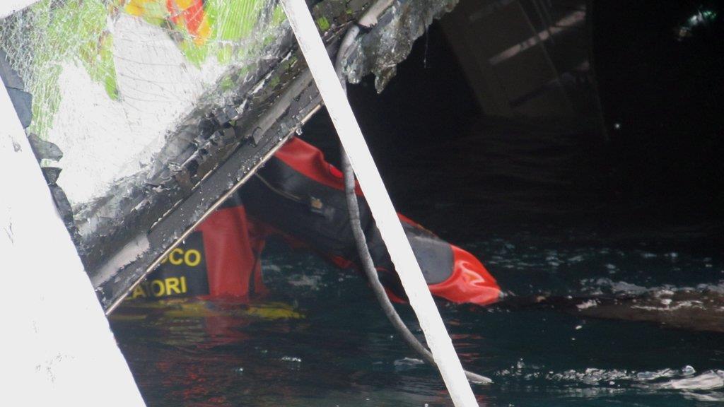 Bergungsarbeiten an der Costa Concordia