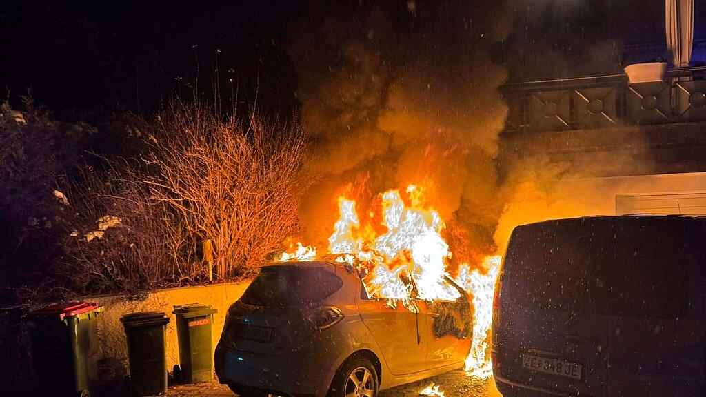 E-Auto in Vollbrand