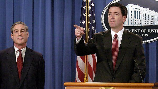 James Comey (re.) löst Robert Mueller (li.) ab