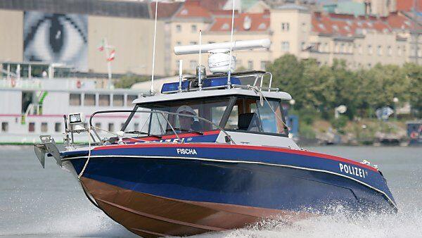 Das Boot wurde von einem Tankschiff gerammt