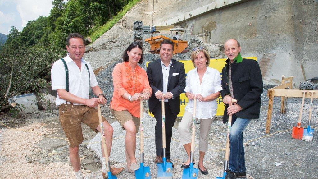 Spatenstich für Mitarbeiterheim Reiterkogel