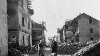 Erster Bombenangriff 1944