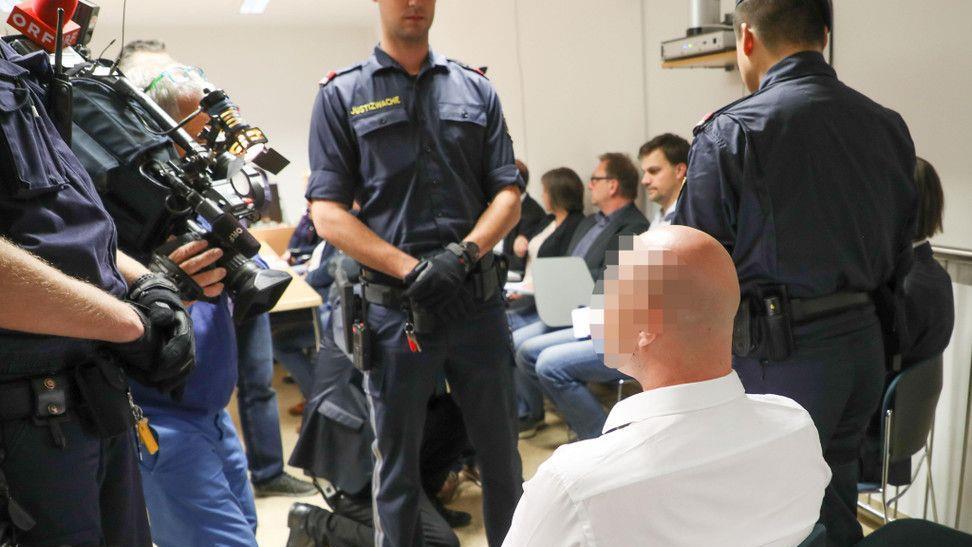 Mordprozess im Fall Roland K.: Bilder aus dem Gericht I