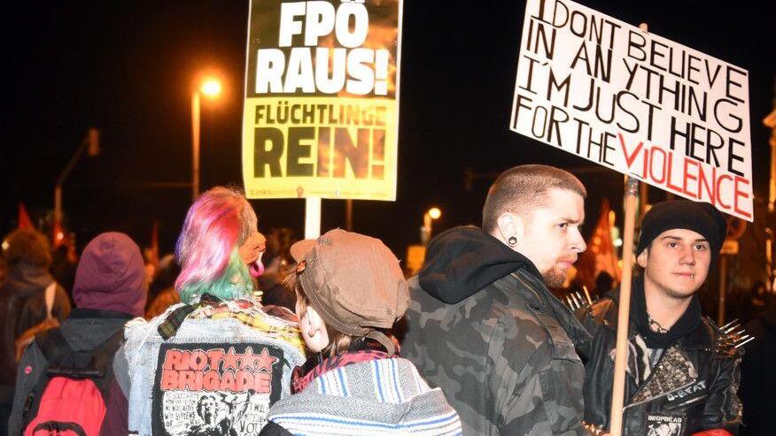 Proteste gegen Akademikerball 2016