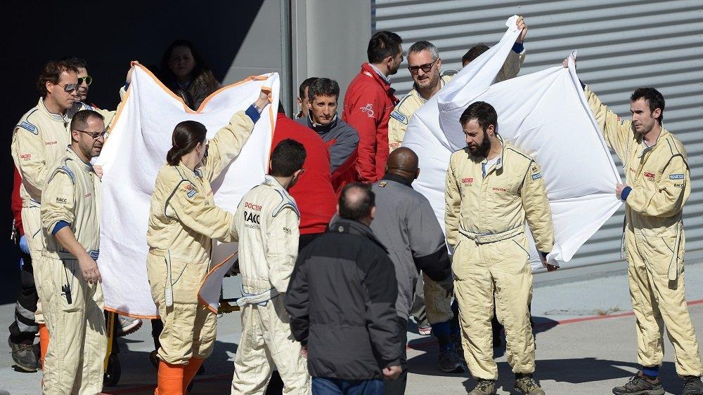 Alonso nach Unfall bei Tests im Krankenhaus