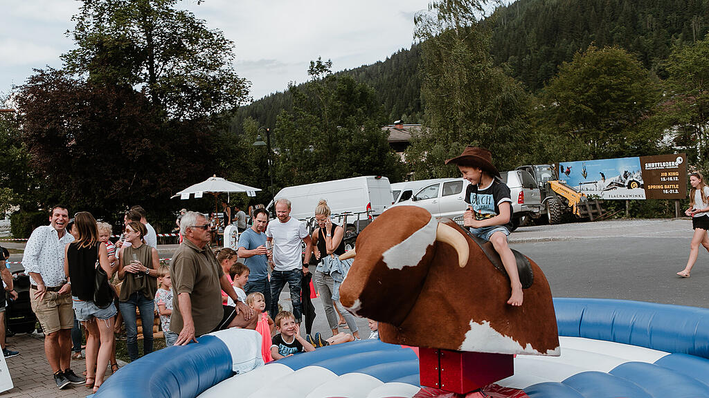 Stra\u00dfenfest Flachau
