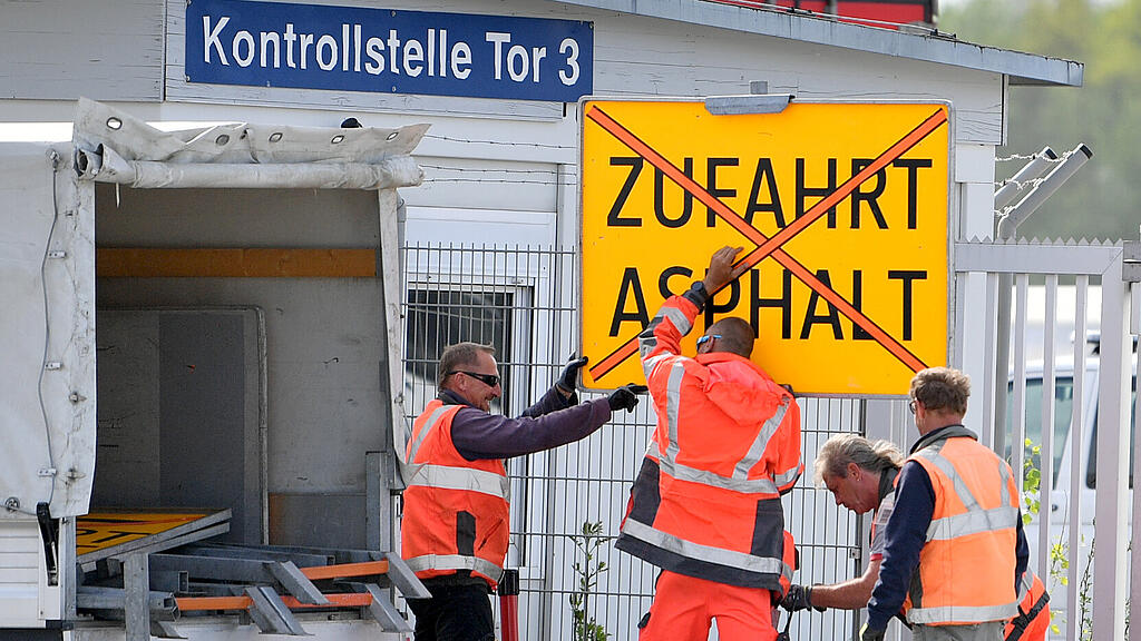 Sanierung am Flughafen Salzburg l\u00e4uft, II