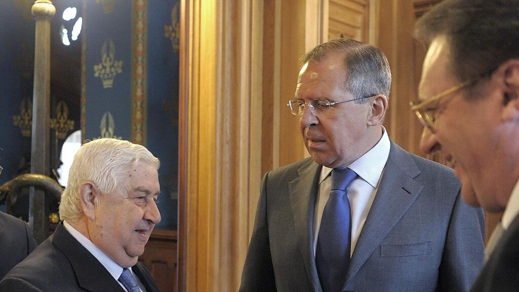 Syriens Außenminister Walid Muallem (ganz links im Bild)