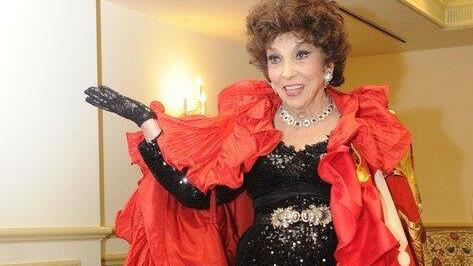opernball 2013: Richard Lugner, Mira Sorvino, Lollobrigida in Robe