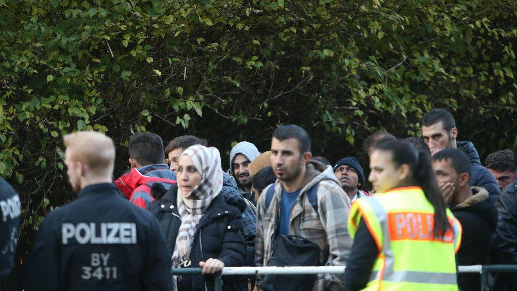 Flüchtlinge an der Grenze zwischen Oberösterreich und Deutschland