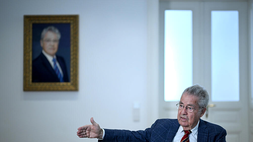 INTERVIEW: HEINZ FISCHER