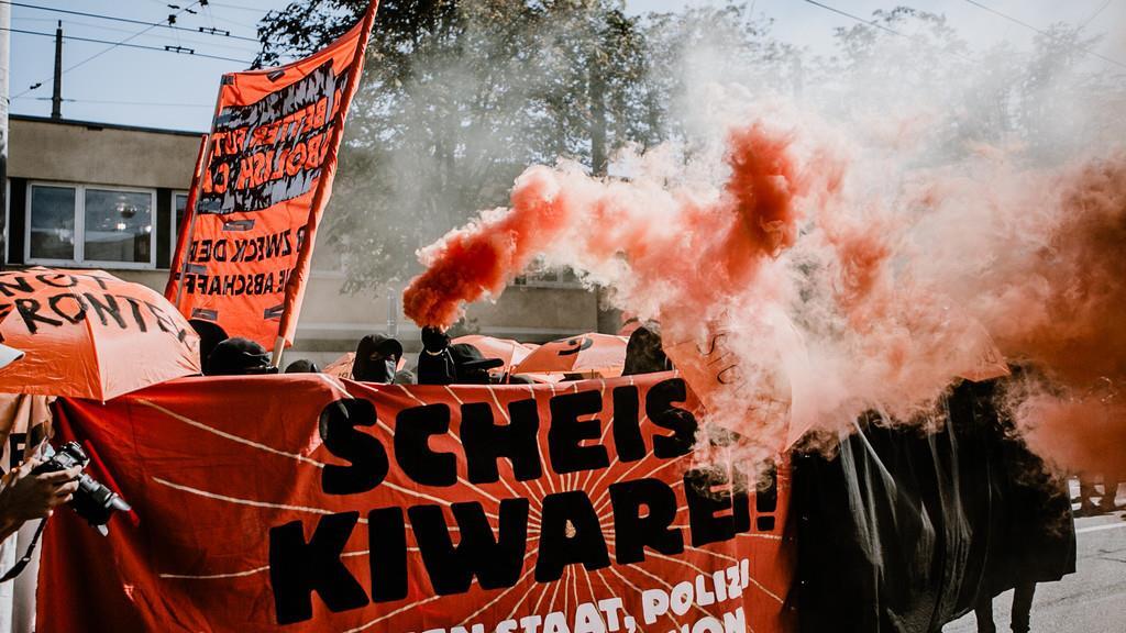 Demo zum EU-Gipfel, I