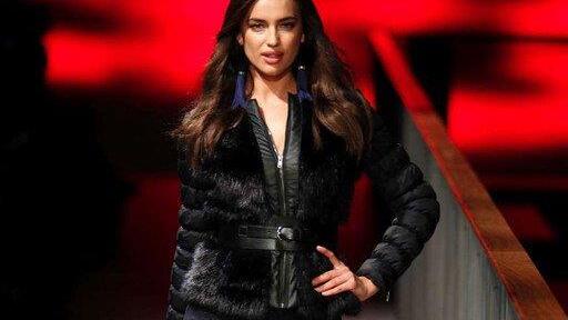 Irina Shayk auf dem Laufsteg
