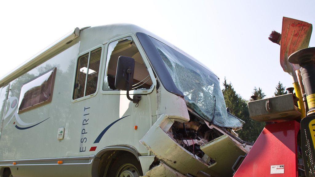 Vier Verletzte bei Unfall mit Wohnmobil auf A10 II