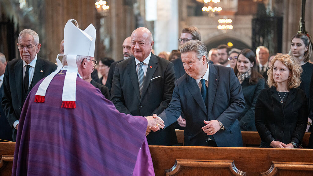 TRAUERGOTTESDIENST FR VERSTORBENEN PAPST FRANZISKUS: LACKNER / STOCKER / LUDWIG / HOLZLEITNER