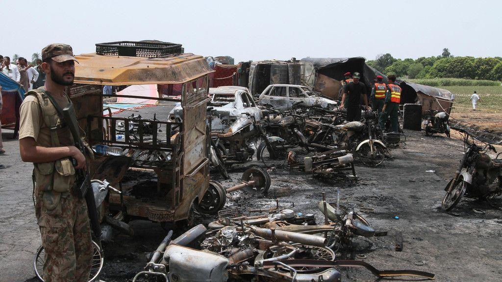 Tanklaster-Explosion in Pakistan