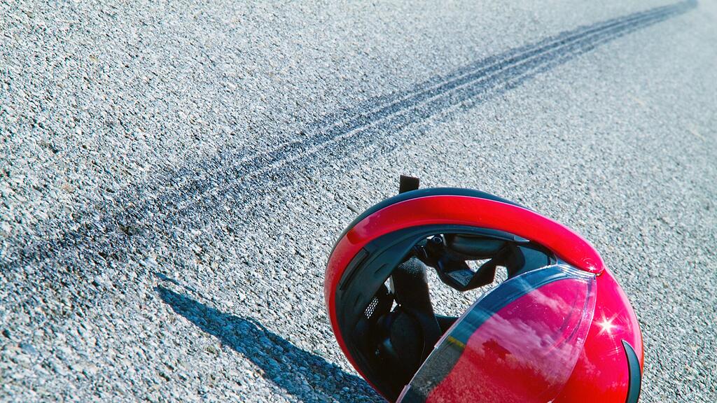 Ein Motorradfahrer kam am Mittwoch bei einem Crash in Oberösterreich ums Leben.