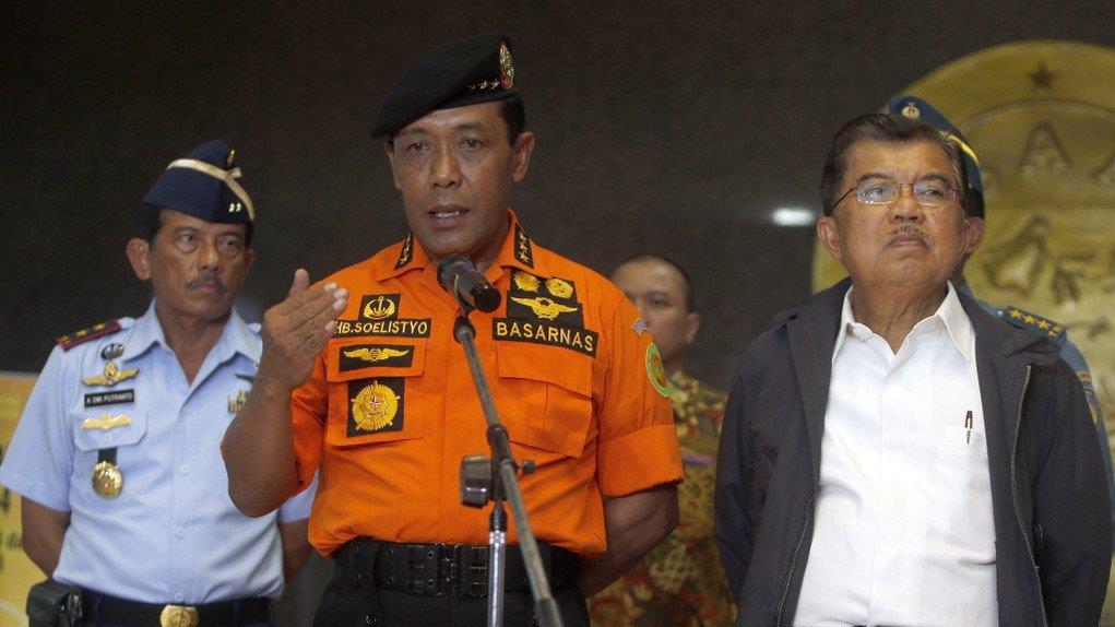 Suche nach AirAsia-Flug QZ8501 geht weiter