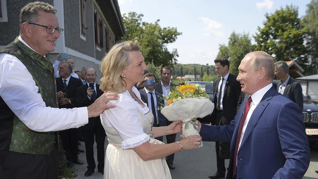 Wladimir Putin war Gast bei der Hochzeit von Außenministerin Karin Kneissl (FPÖ).
