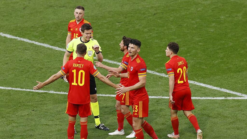EM-Achtelfinale: Wales gegen Dänemark
