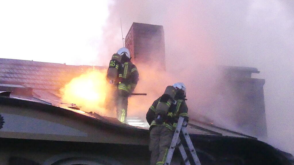 Toter bei Wohnhaus-Brand in Graz