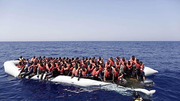 Erneut Rettungseinsätze der italienischen Küstenwache