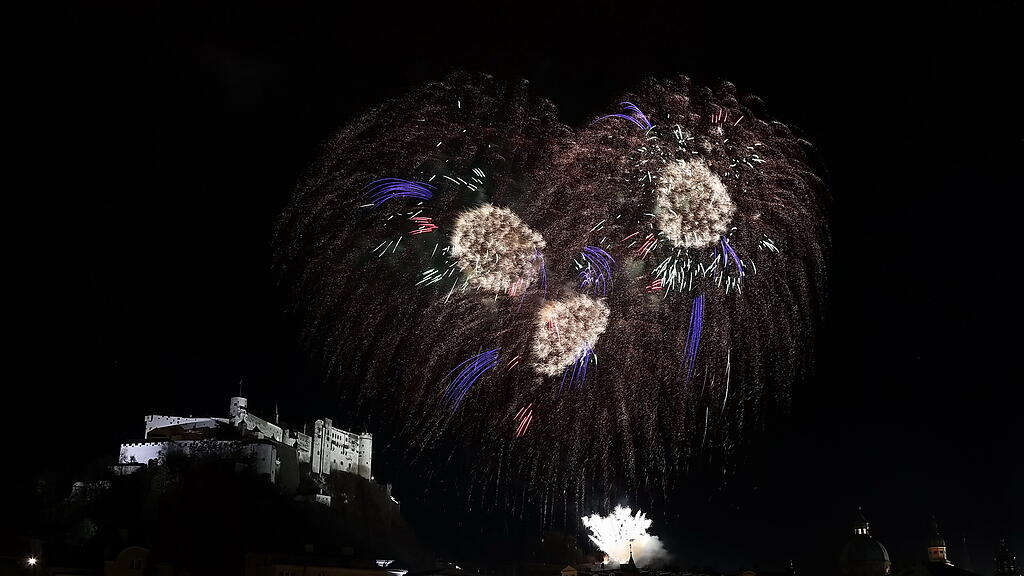 Silvesterfeuerwerk 2021\/22 in der Stadt Salzburg