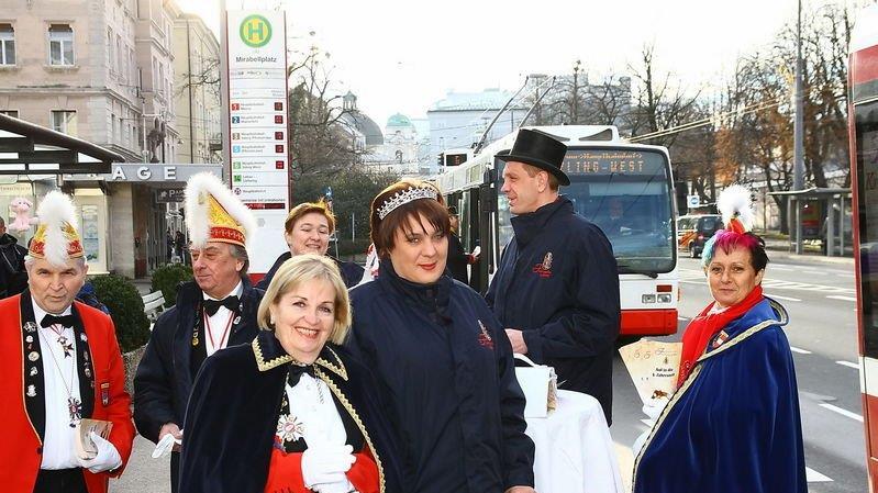 Faschingsgilde fährt Bus