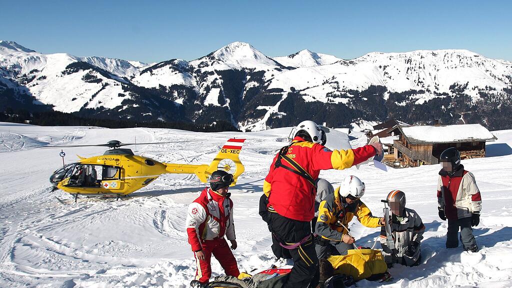 Beide Schwerverletzten wurden per Hubschrauber abtransportiert. (Themenbild)