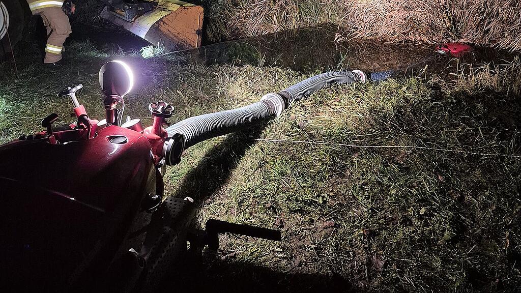 Gartenhütte in Köstendorf in Vollbrand: Eigentümer leicht verletzt