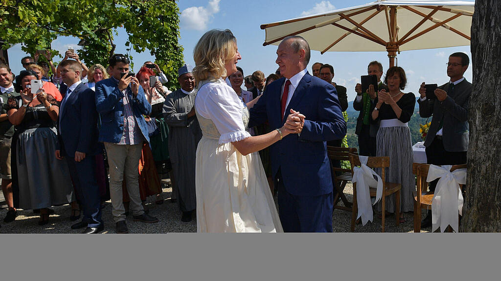 Der Tanz von Kneissl und Putin sorgt für Kritik.
