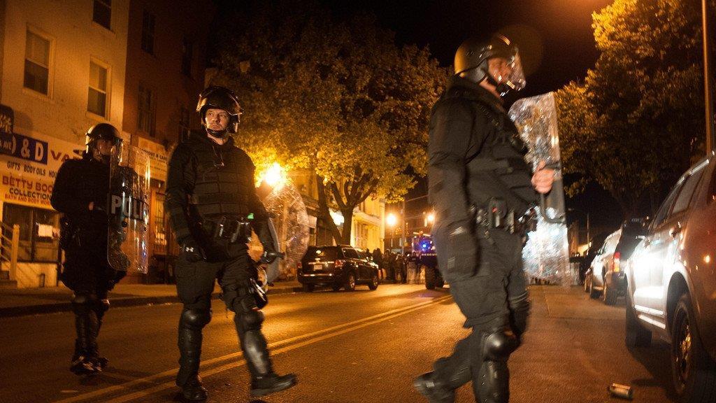 Hunderte trotzten nächtlicher Ausgangssperre in Baltimore