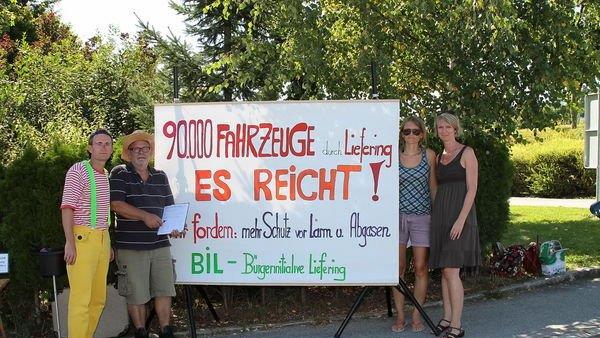 Unterschriftenaktion in Liefering