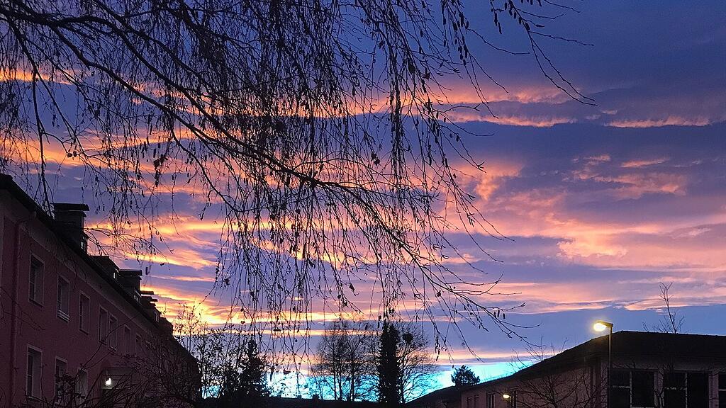 Wundersch\u00f6ner Sonnenaufgang \u00fcber Salzburg III