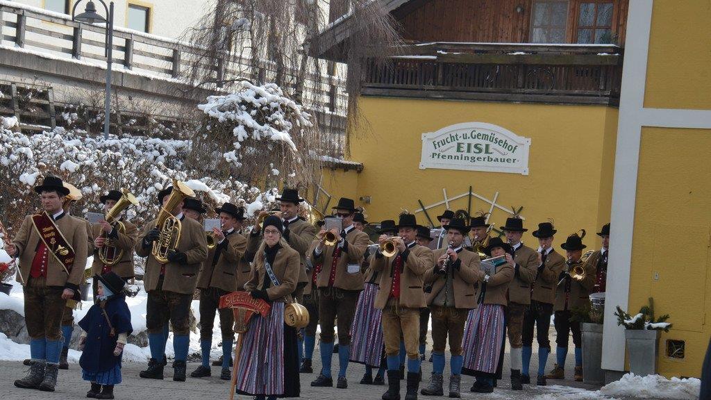 Gemeindeschnalzen in Wals-Siezenheim