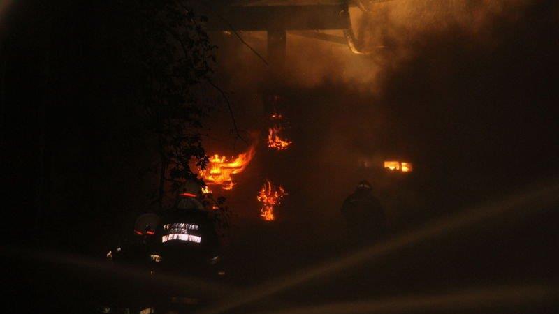 Sägewerk in Vollbrand: Löscharbeiten