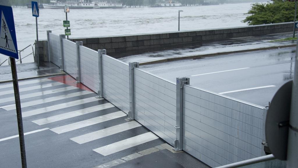 Linz: Donaulände überflutet