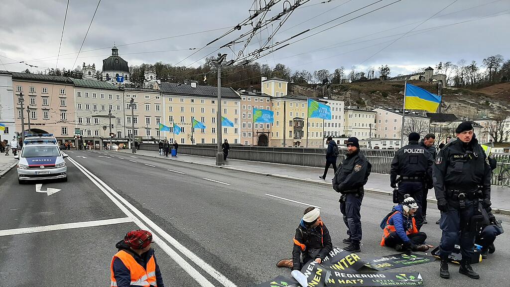 Klima-Protest Staatsbr\u00fccke