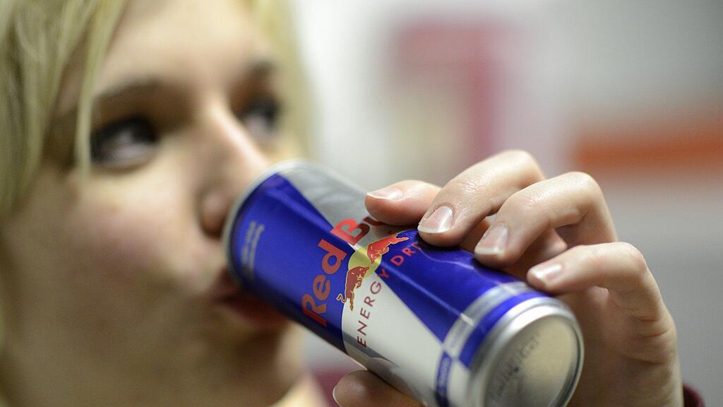 Der Getränkehersteller Red Bull steht immer noch auf Top 1 der beliebtesten Arbeitgeber von Wirtschafts-Studenten.