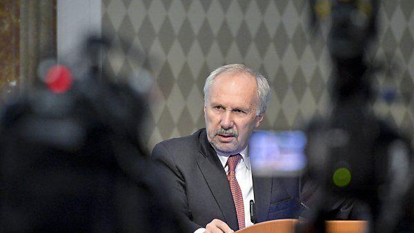 Nowotny will schon Kinder den Umgang mit Geld lehren