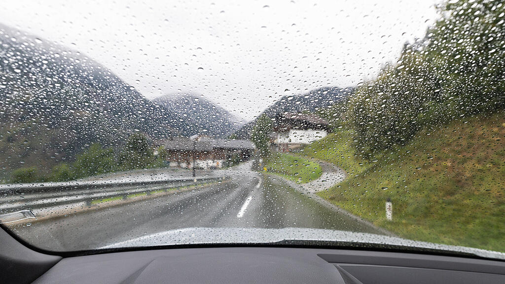 Aquaplaning, Regen, Straße