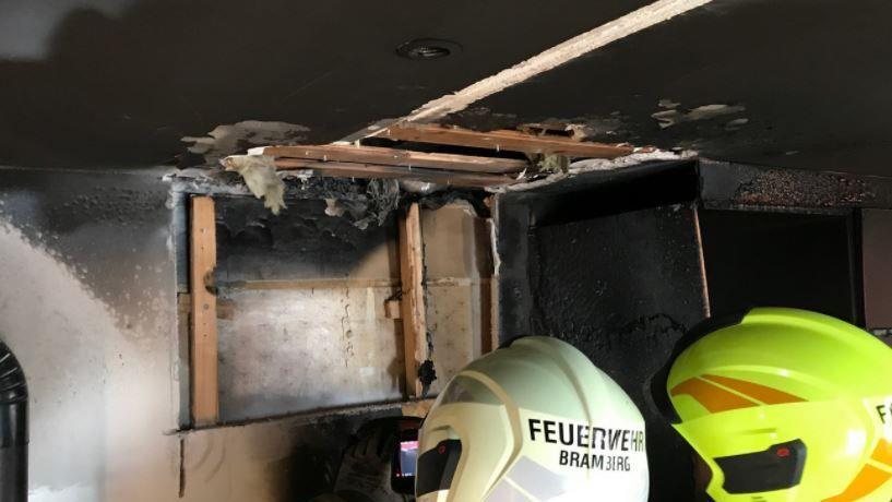 Küchenbrand fordert Feuerwehr in Bramberg