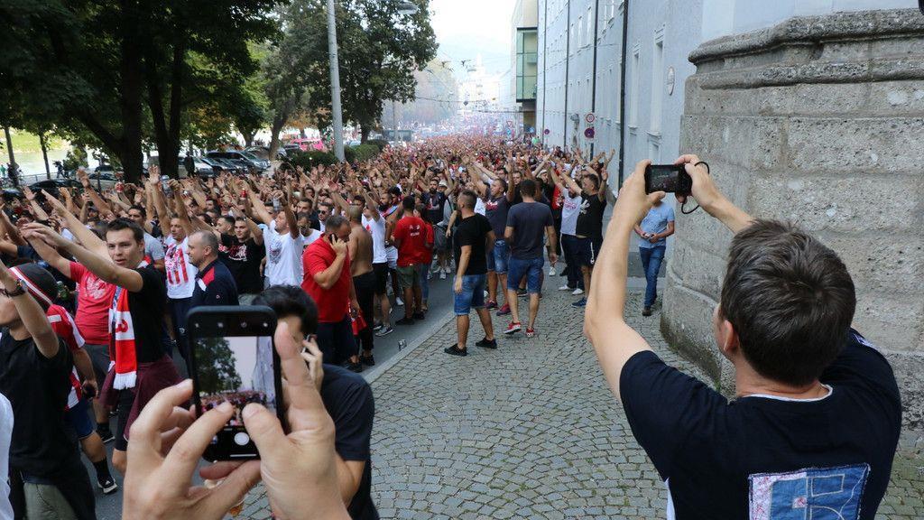 Red Bull Salzburg - Roter Stern Belgrad: Fanmarsch