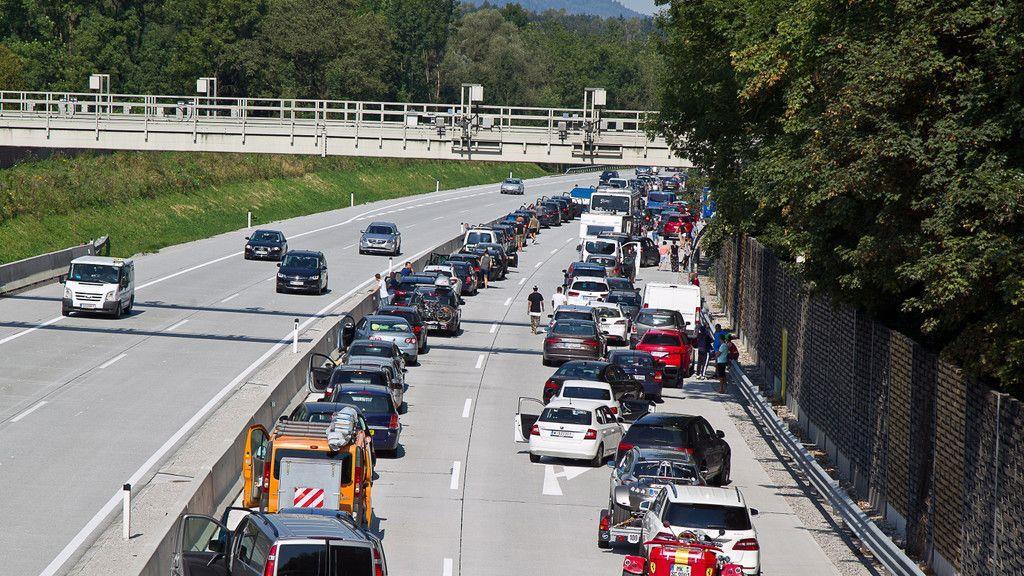 Vier Verletzte bei Unfall mit Wohnmobil auf A10 II