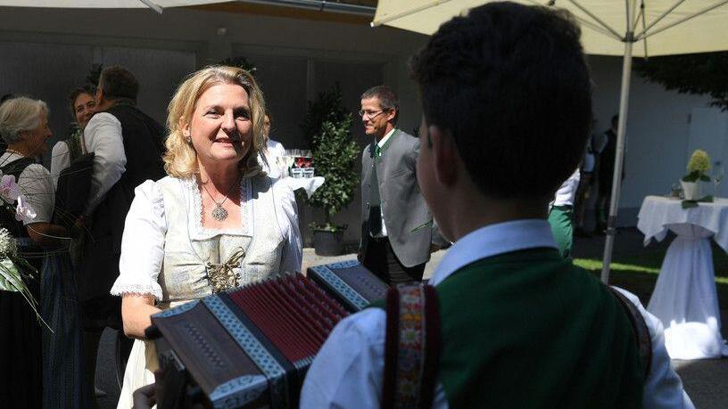 So heiratet Karin Kneissl