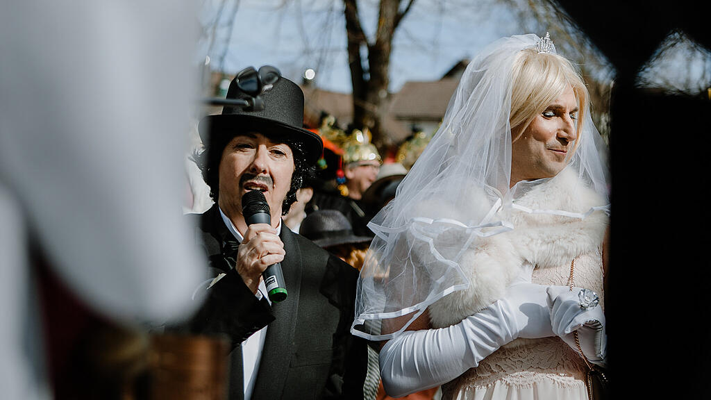 Verkehrte Hochzeit, Kirche